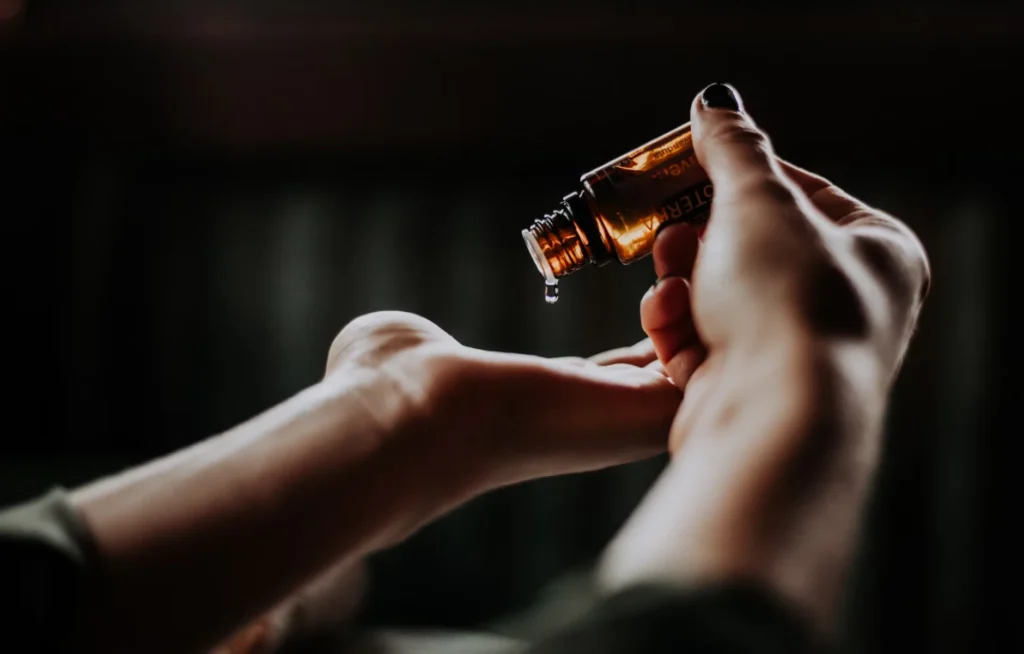 Oiling Vs. Dermarolling: Which Hair Growth Method is Right for You?