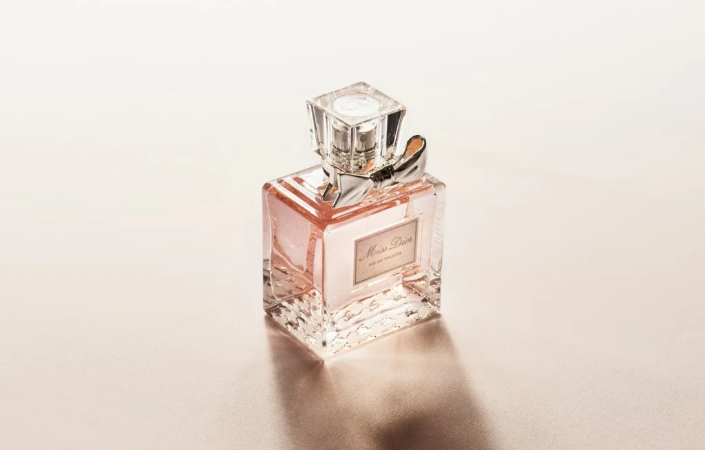 GCC's E-Commerce Boom: How Perfumes, Fashion & Wellness Are Leading Sales.