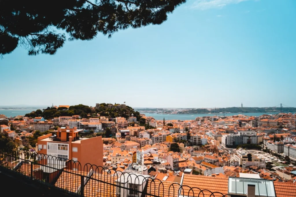 Bleisure Travel: How Business and Leisure Are Shaping the Future of Hospitality.